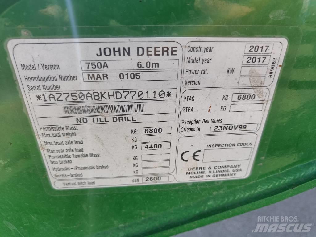 John Deere 750 A مثاقيب