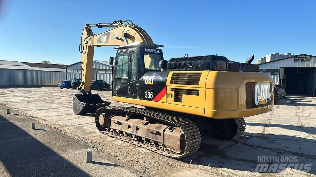 CAT 336 حفارات زحافة