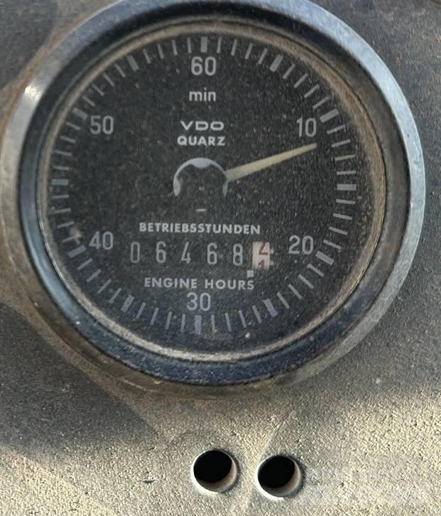 Bomag BW 213 D مداحل أحادية الأسطوانة