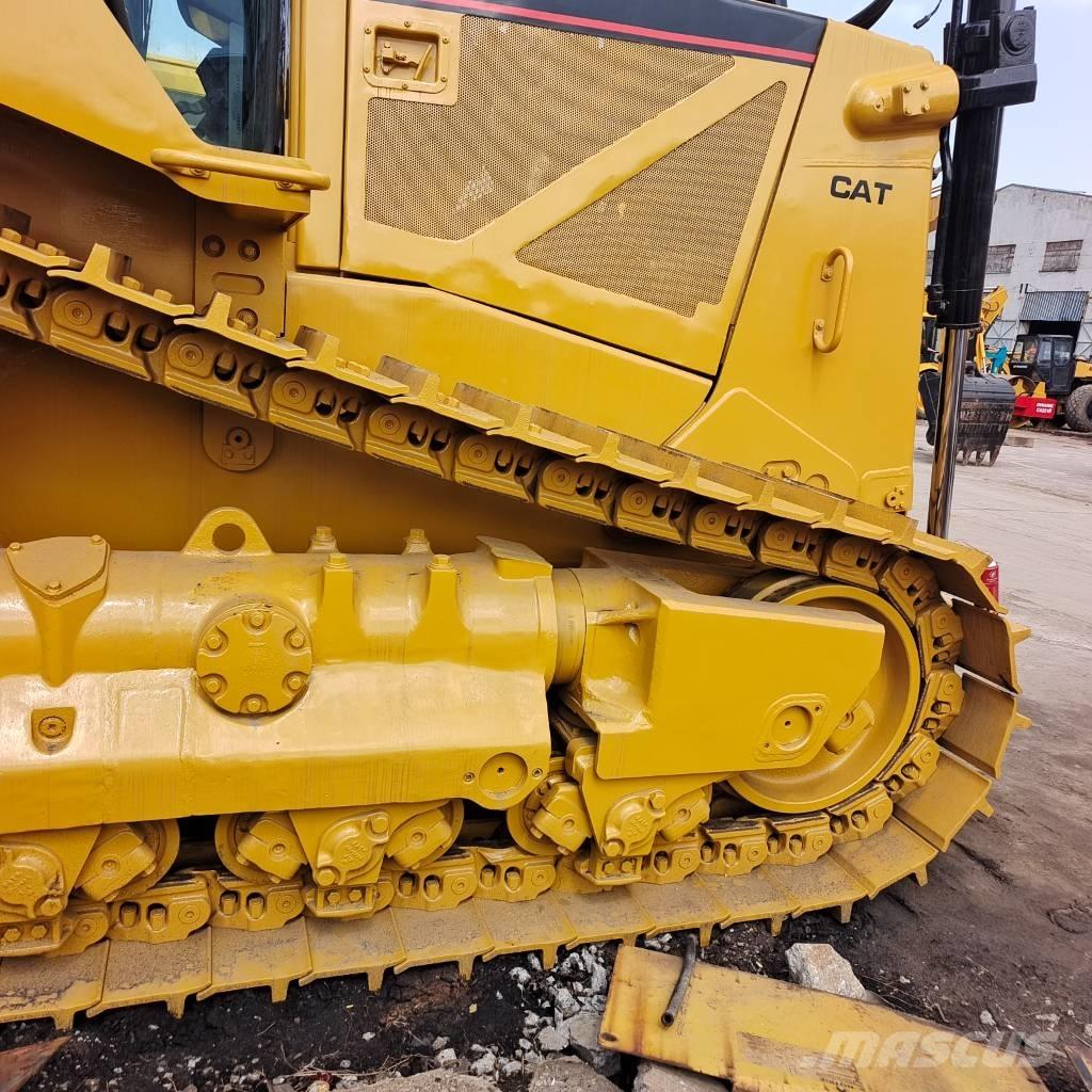 CAT D 8 T بلدوزرات مجنزرة