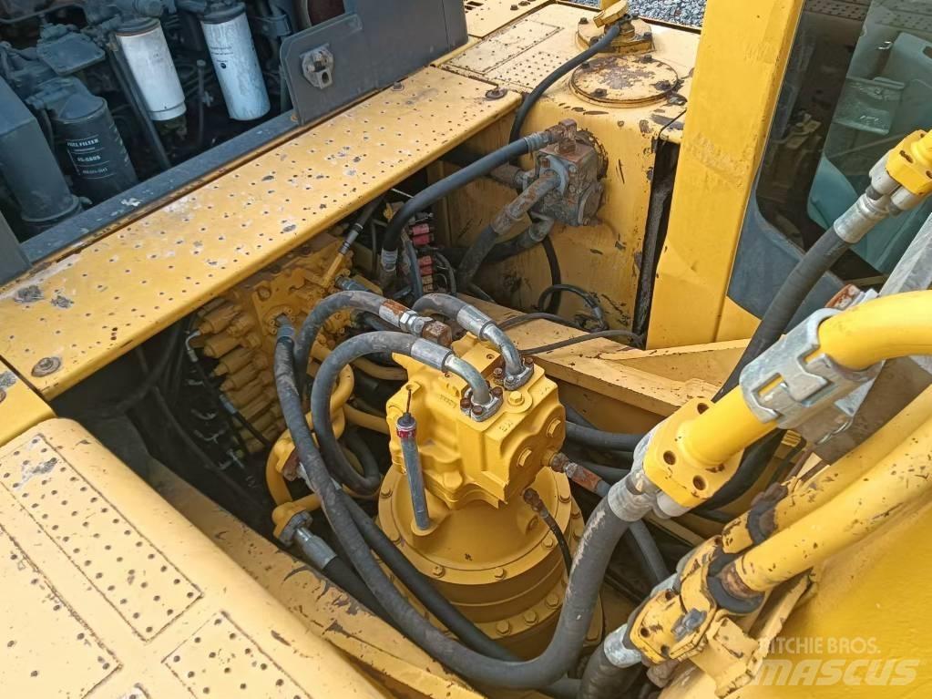 Komatsu PC 400-8 R حفارات زحافة