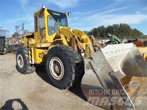 CAT 966 C لوادر بعجل