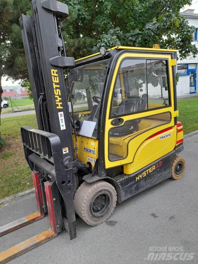 Hyster J3.0XN شاحنات ذات رافعات شوكية تعمل بالكهرباء