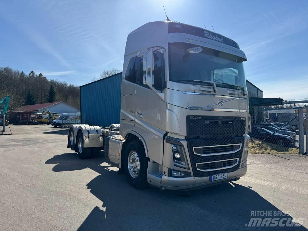 Volvo FH 16 750 شاحنات بمقصورة وهيكل