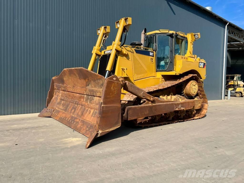 CAT D8T بلدوزرات مجنزرة