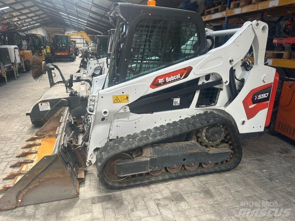 Bobcat T 590 لوادر انزلاقية التوجيه