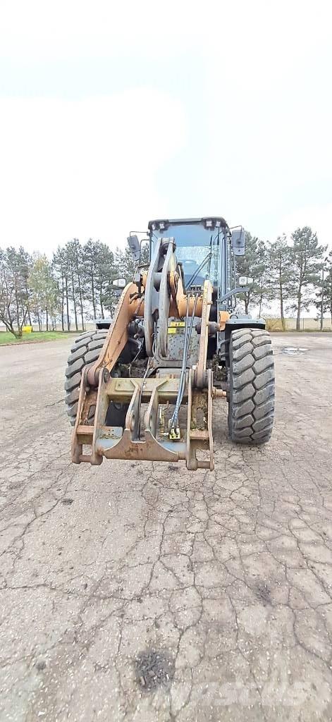 CASE 721 G لوادر بعجل