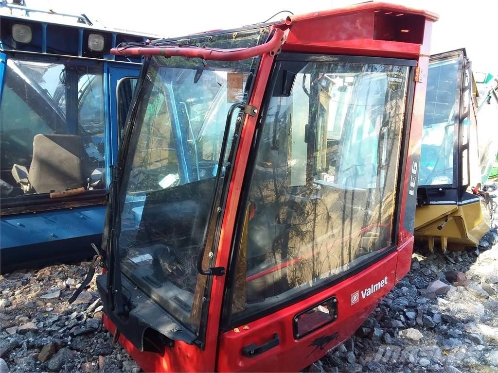 Valmet 931 كابينة والداخلية