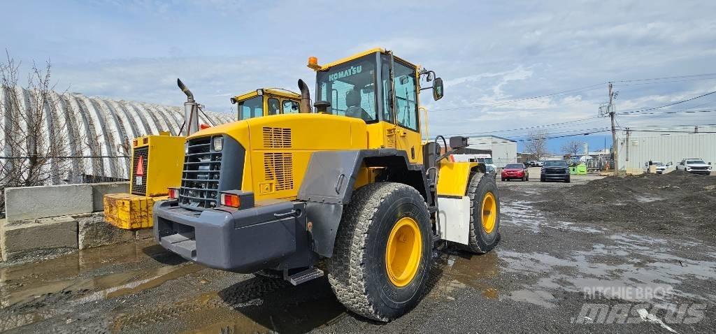 Komatsu WA 200 لوادر بعجل