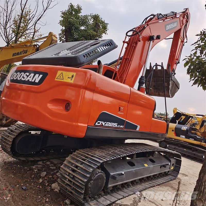 Doosan DX 225 LC-9C حفارات زحافة