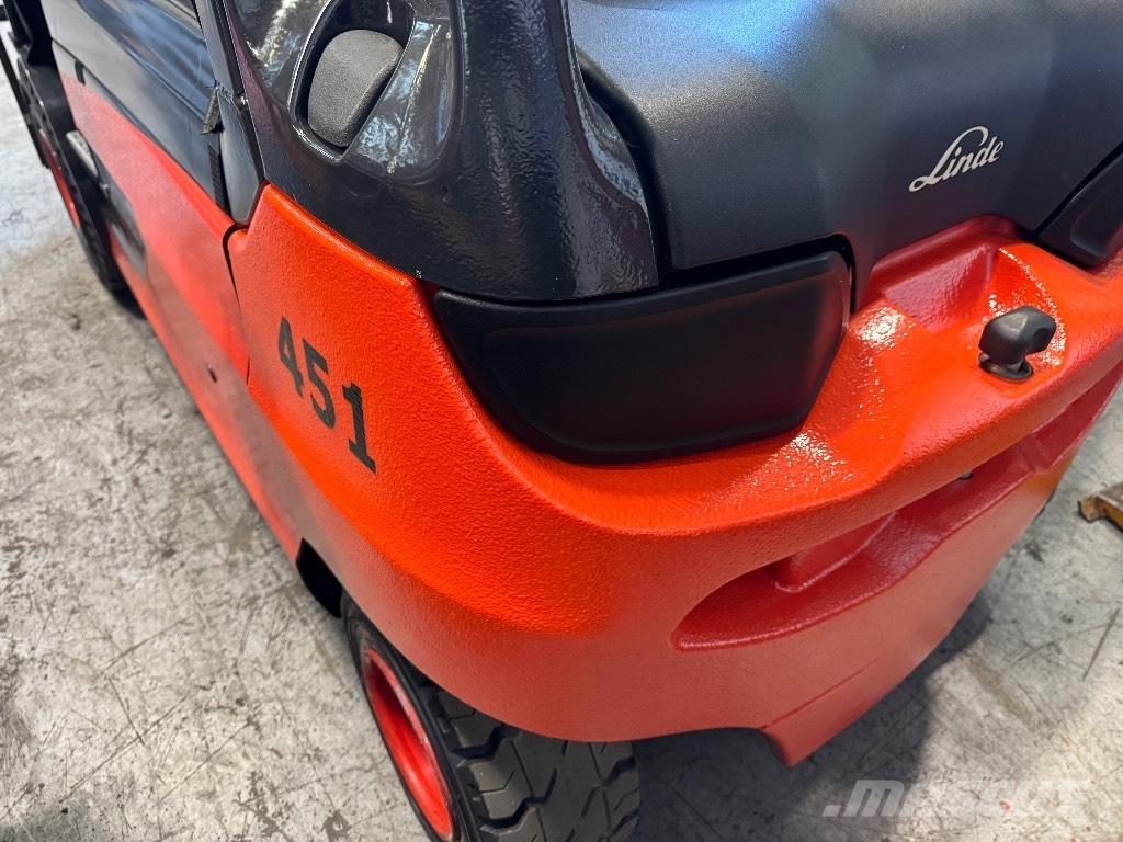 Linde E 30 شاحنات ذات رافعات شوكية تعمل بالكهرباء
