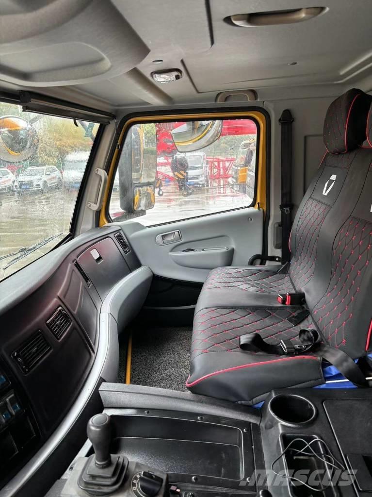 XCMG XCT240 رافعات الطرق الوعرة