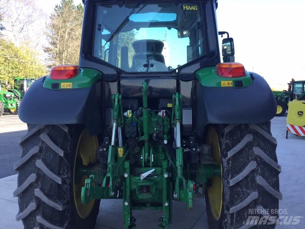 John Deere 6110M الجرارات