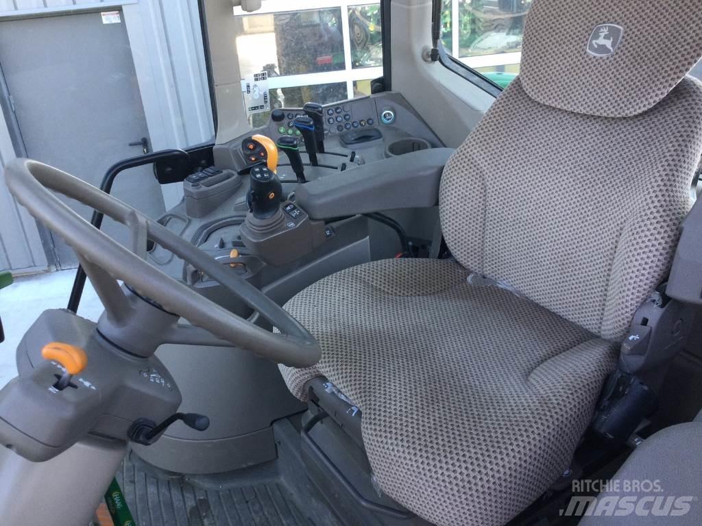 John Deere 6110M الجرارات