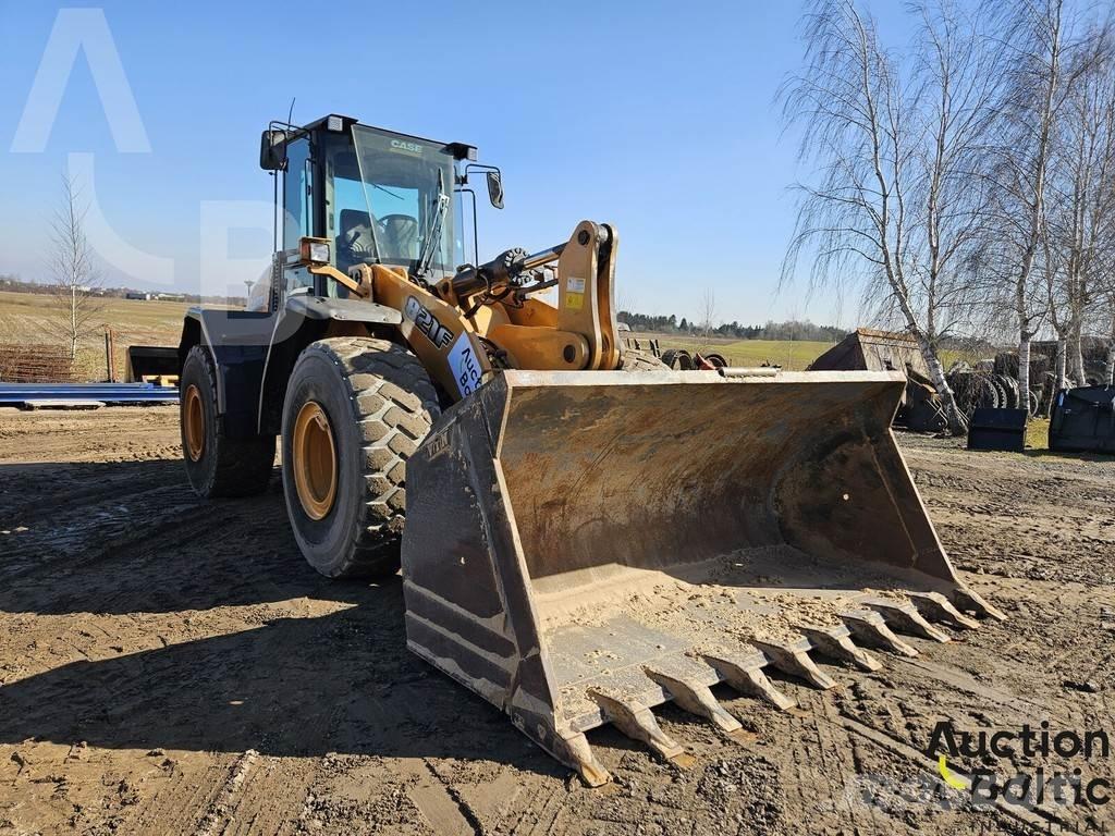 CASE 821 F لوادر بعجل