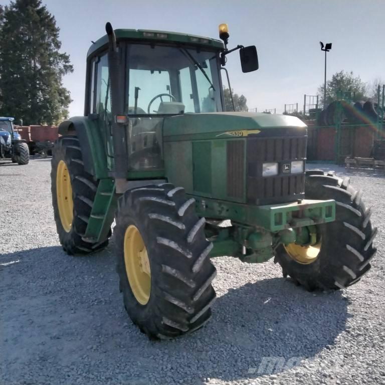 John Deere 6510 الجرارات