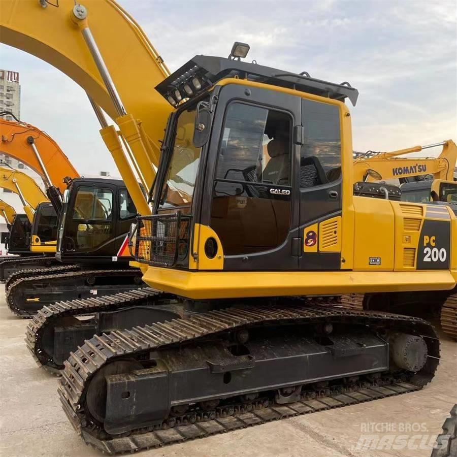 Komatsu pc200-8 حفارات زحافة