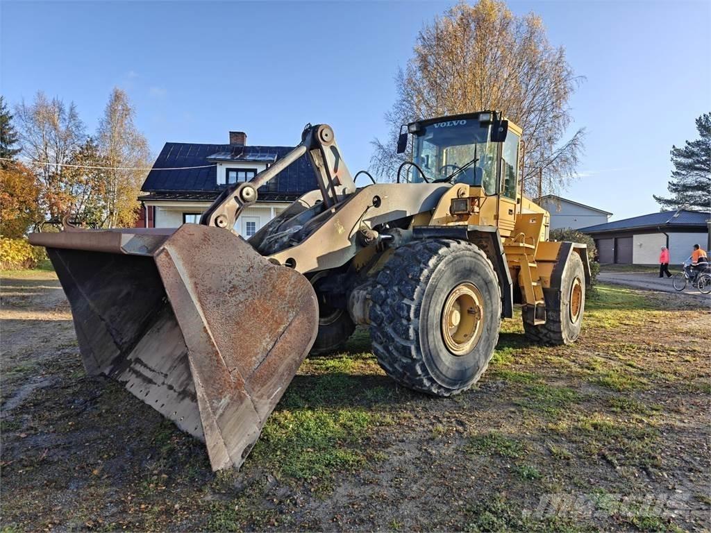 Volvo L180C لوادر بعجل