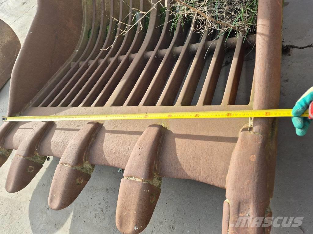 Pladdet Tandenbak دلاء