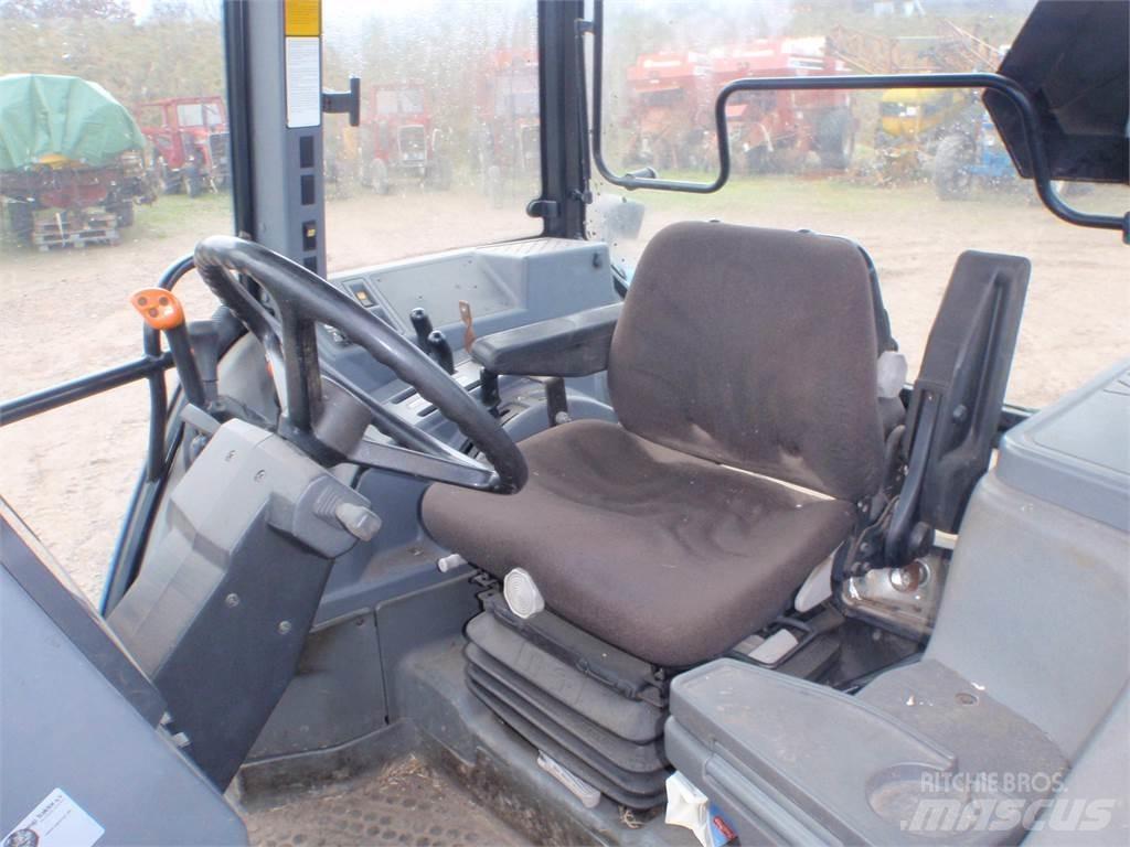 New Holland 6640 الجرارات