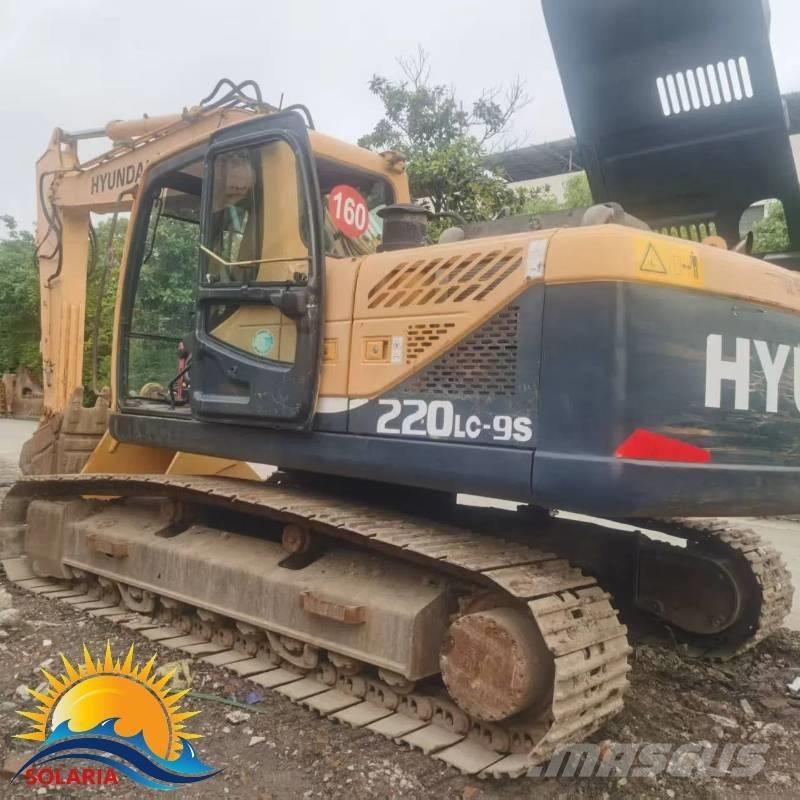 Hyundai R220LC-9S حفارات زحافة