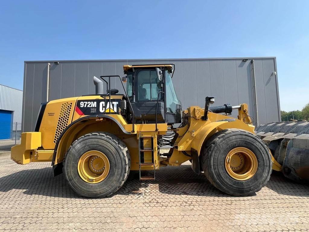 CAT 972M XE لوادر بعجل