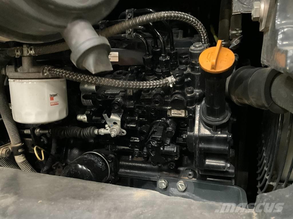 Komatsu PC 55 MR-3 حفارات صغيرة أقل من 7 طن (حفارات صغيرة)