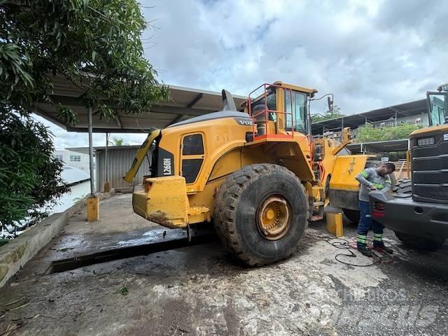 Volvo L 260 H لوادر بعجل