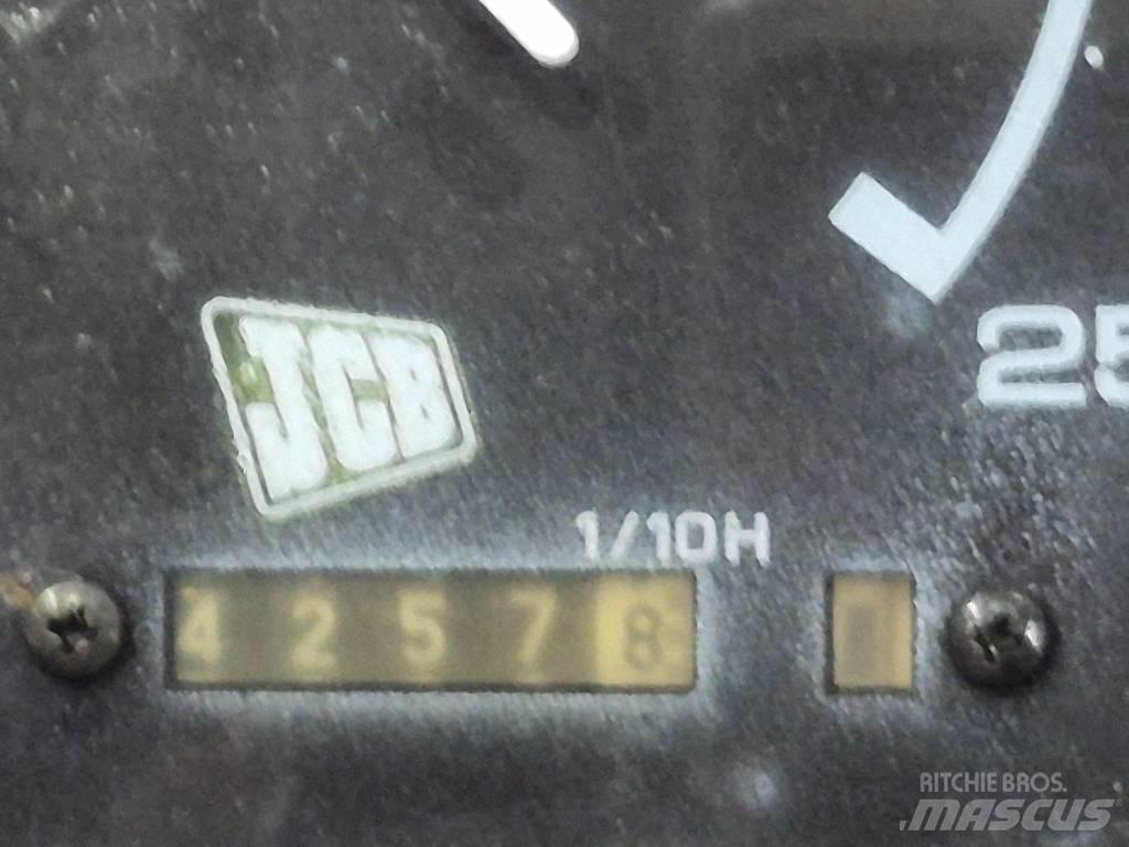 JCB 520 مناولات متداخلة
