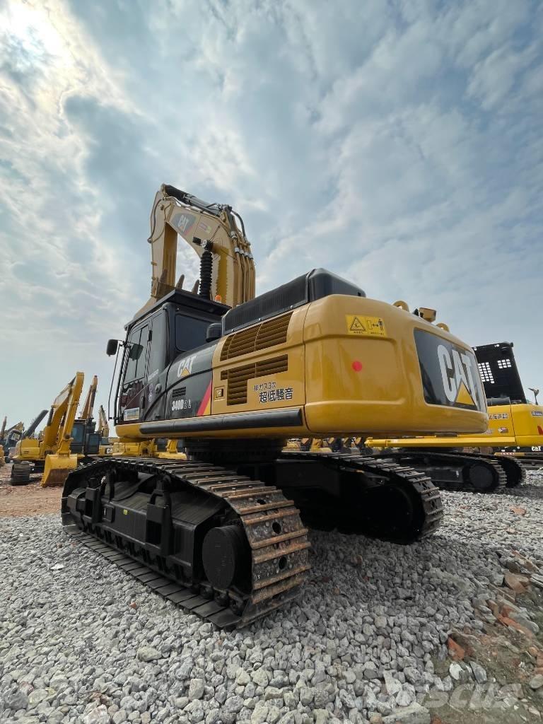 CAT 340 D L حفارات زحافة