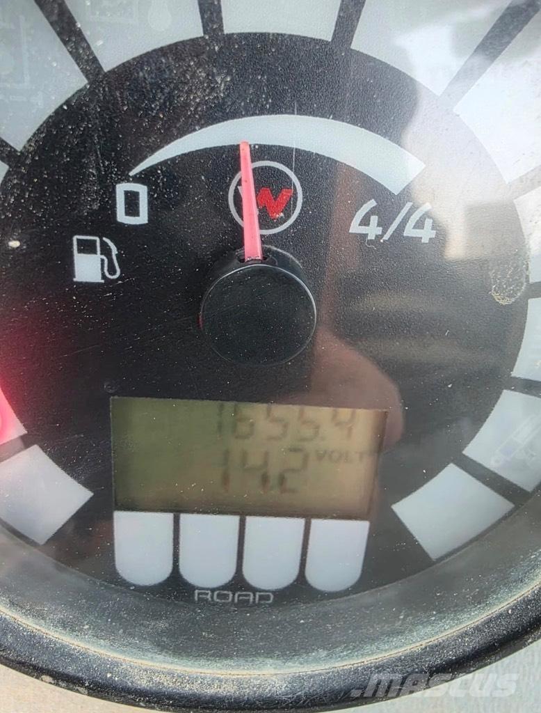 Wacker Neuson 850 لوادر بعجل