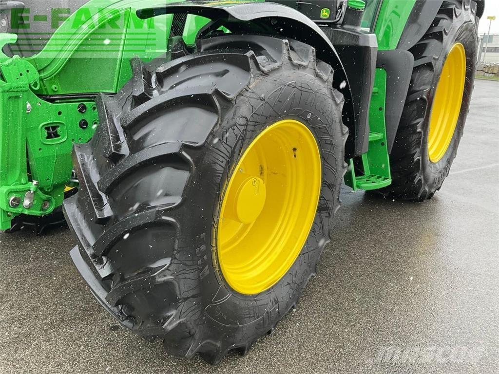 John Deere 6M 150 الجرارات