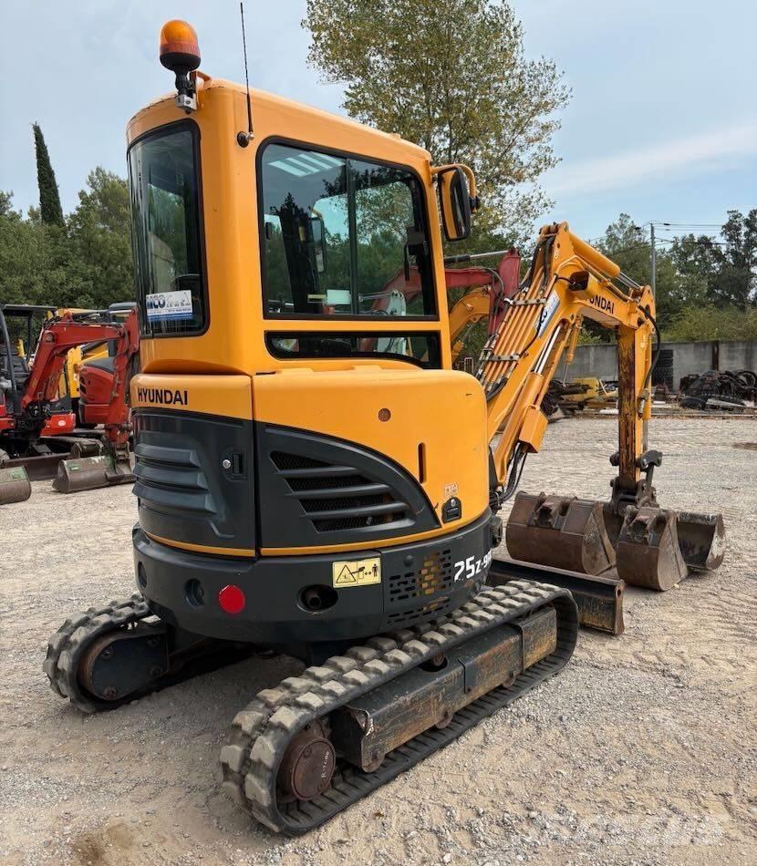 Hyundai R25Z-9 AK حفارات صغيرة أقل من 7 طن (حفارات صغيرة)