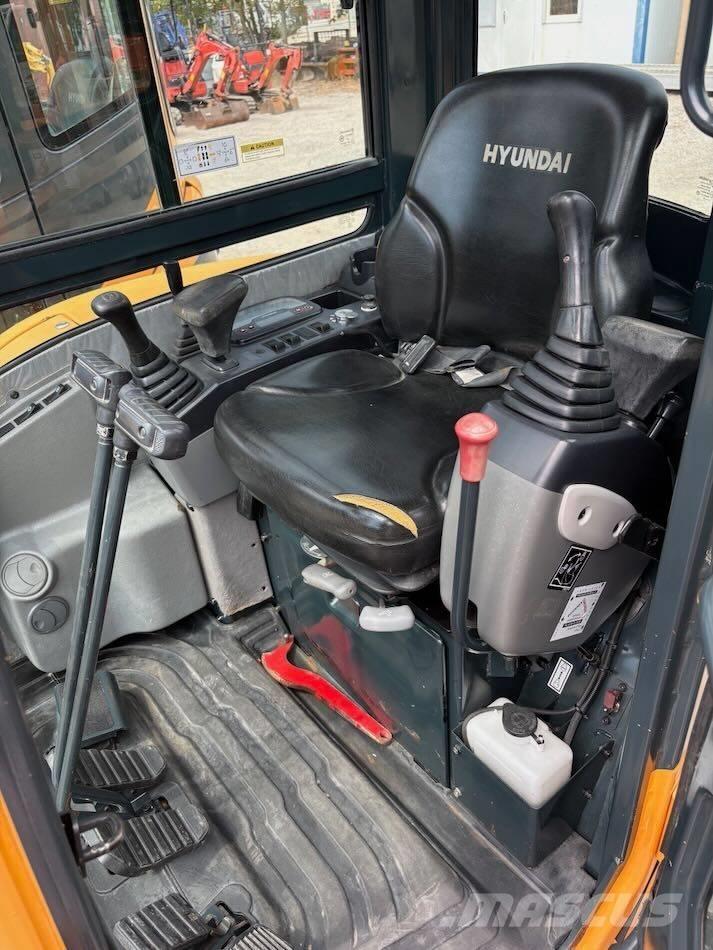 Hyundai R25Z-9 AK حفارات صغيرة أقل من 7 طن (حفارات صغيرة)