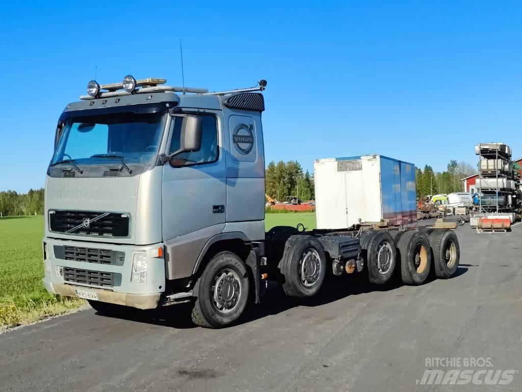 Volvo FH 12 شاحنات بمقصورة وهيكل