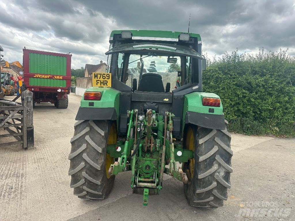 John Deere 6200 الجرارات