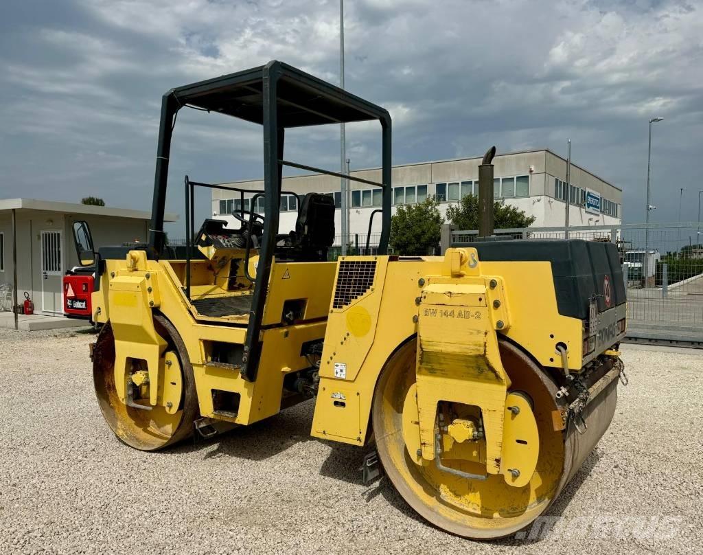 Bomag BW 144 AD-2 مداحل ثنائية الاسطوانة