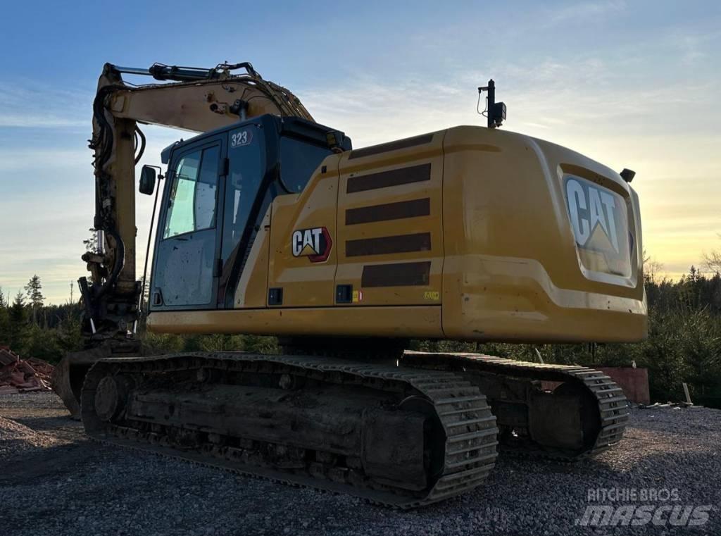 CAT 320 حفارات زحافة