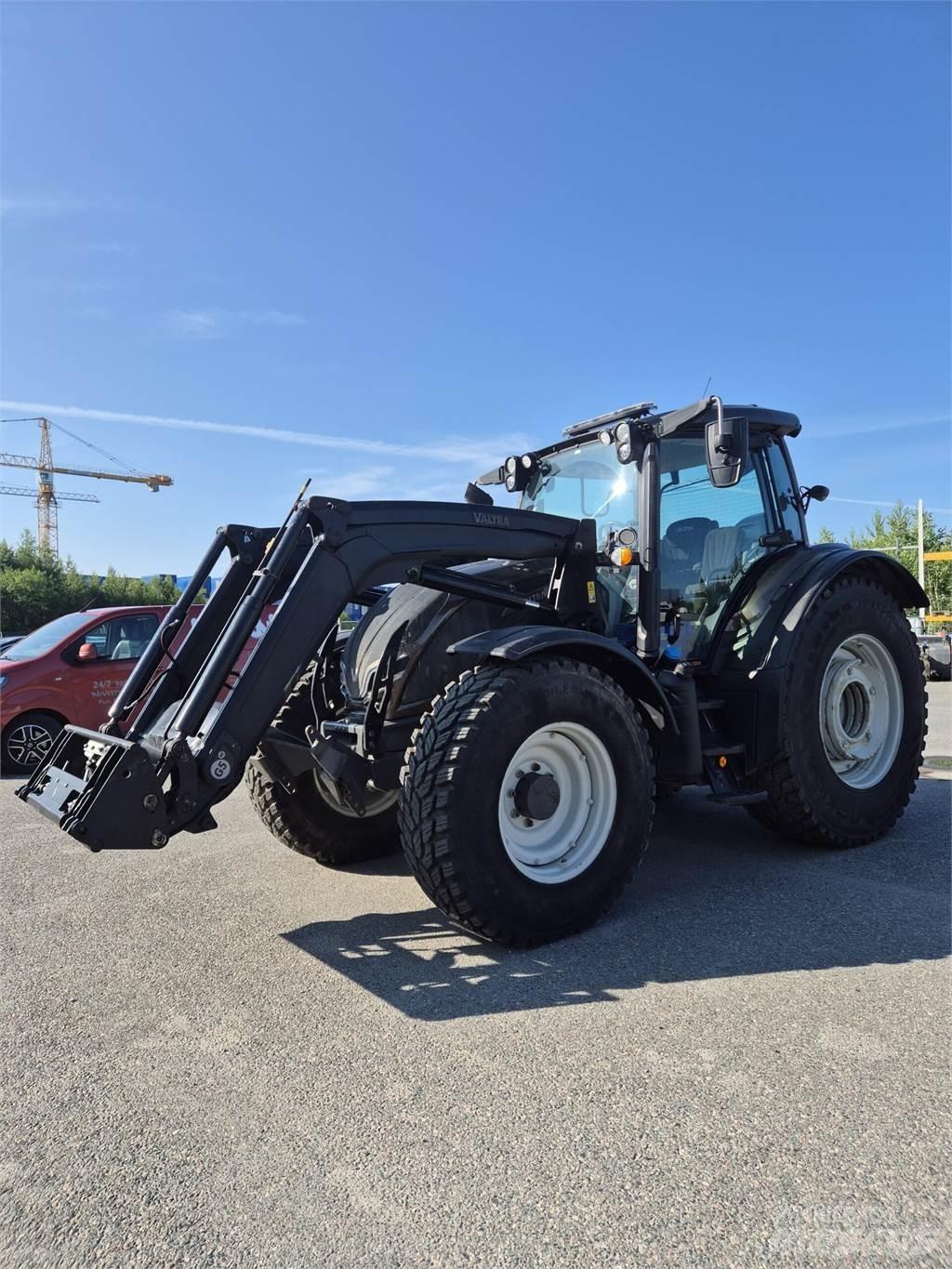 Valtra N175 A الجرارات