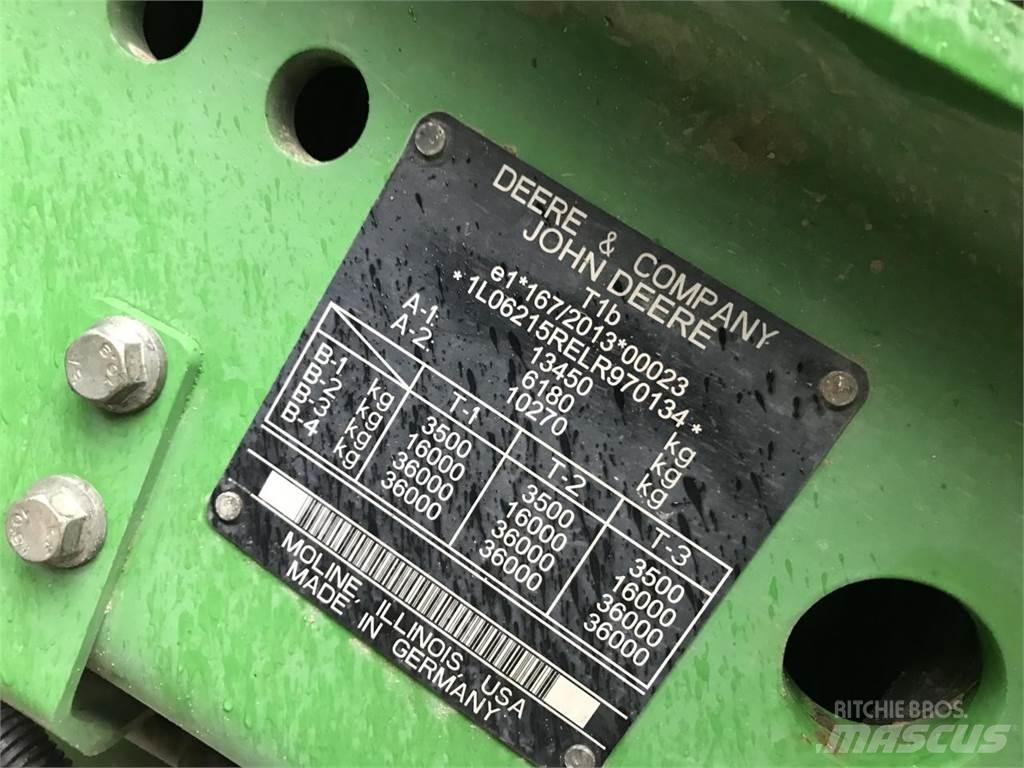 John Deere 6215R الجرارات