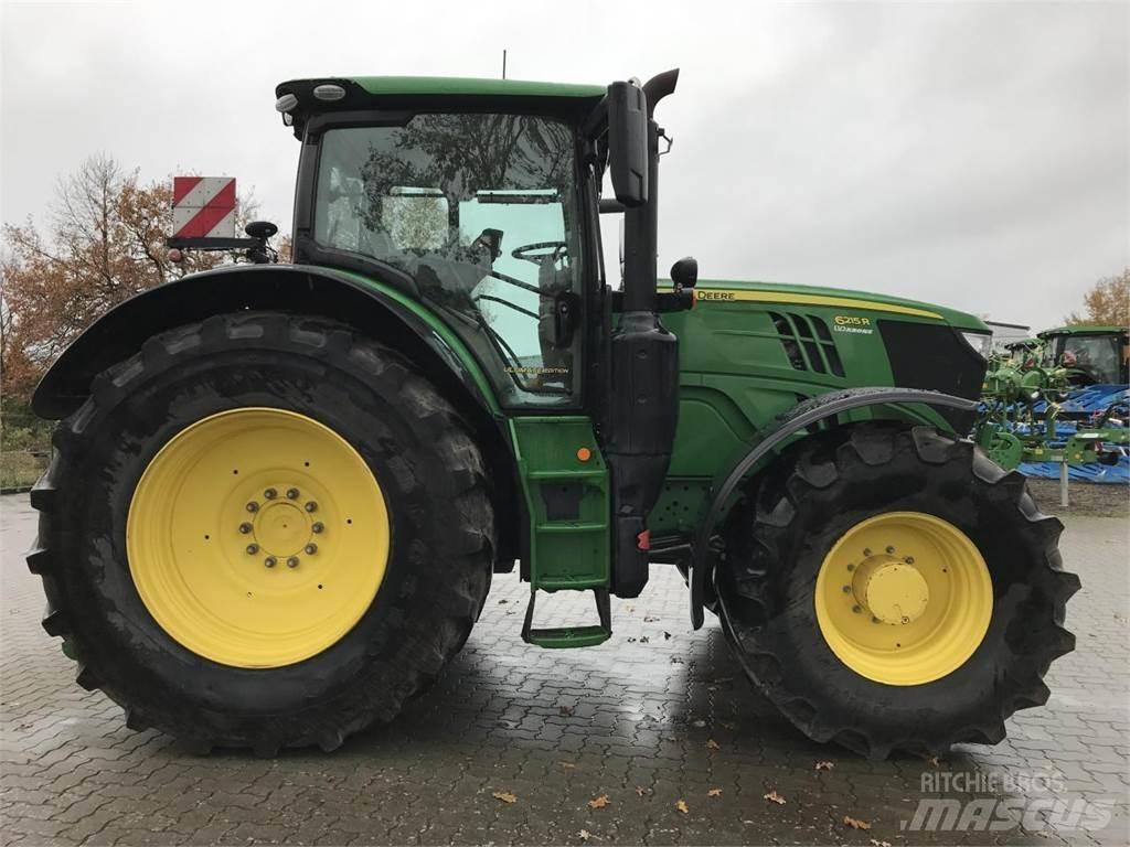 John Deere 6215R الجرارات