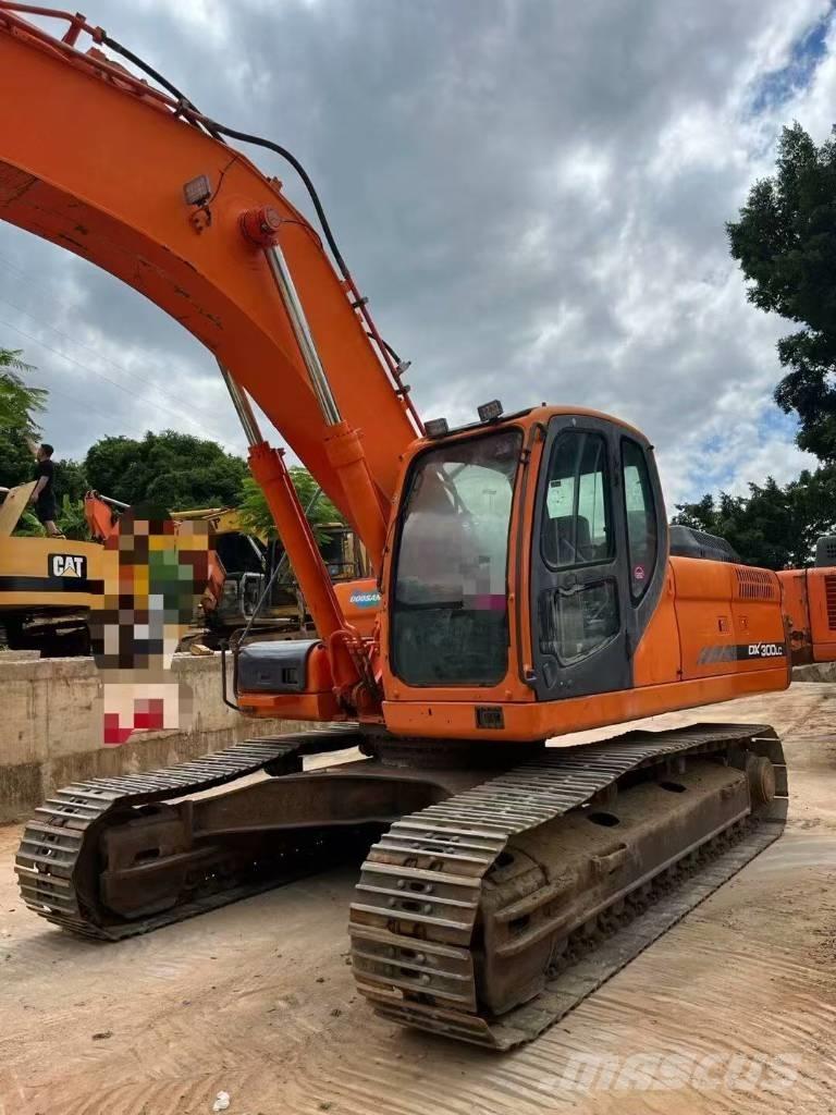 Doosan DX300 حفارات زحافة
