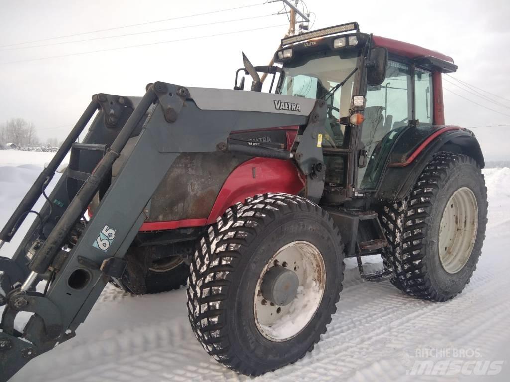 Valtra T 151 E الجرارات