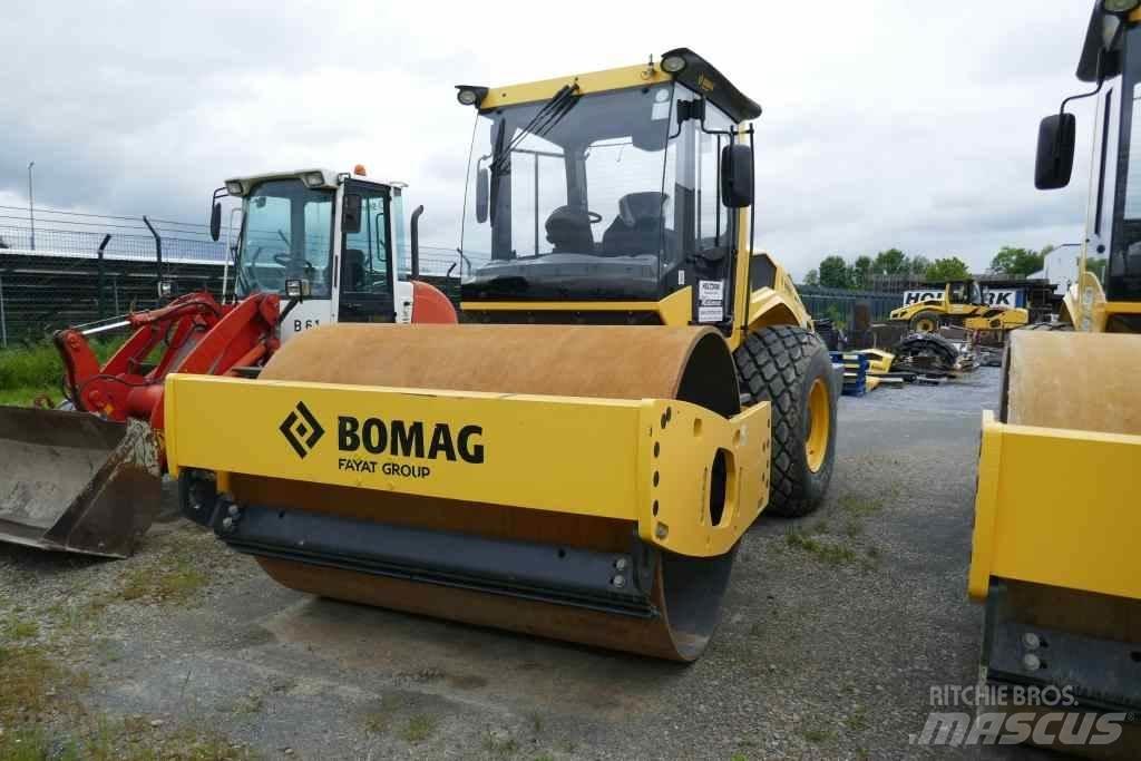 Bomag BW 213 DH-5 ضاغطات التربة