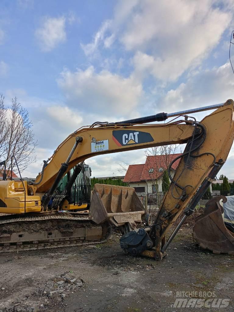 CAT 329 LN حفارات زحافة