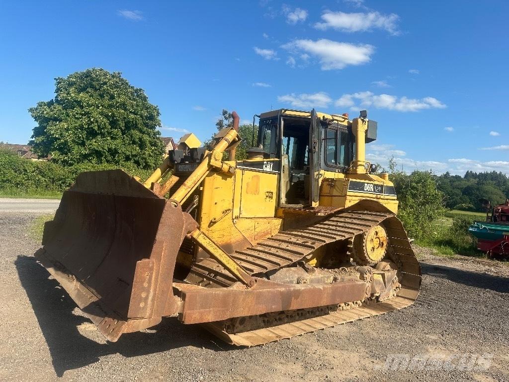 CAT D 6 R LGP بلدوزرات مجنزرة