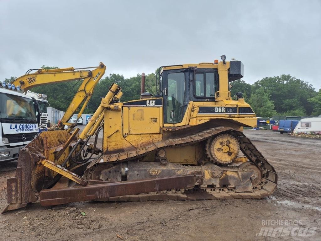 CAT D 6 R LGP بلدوزرات مجنزرة