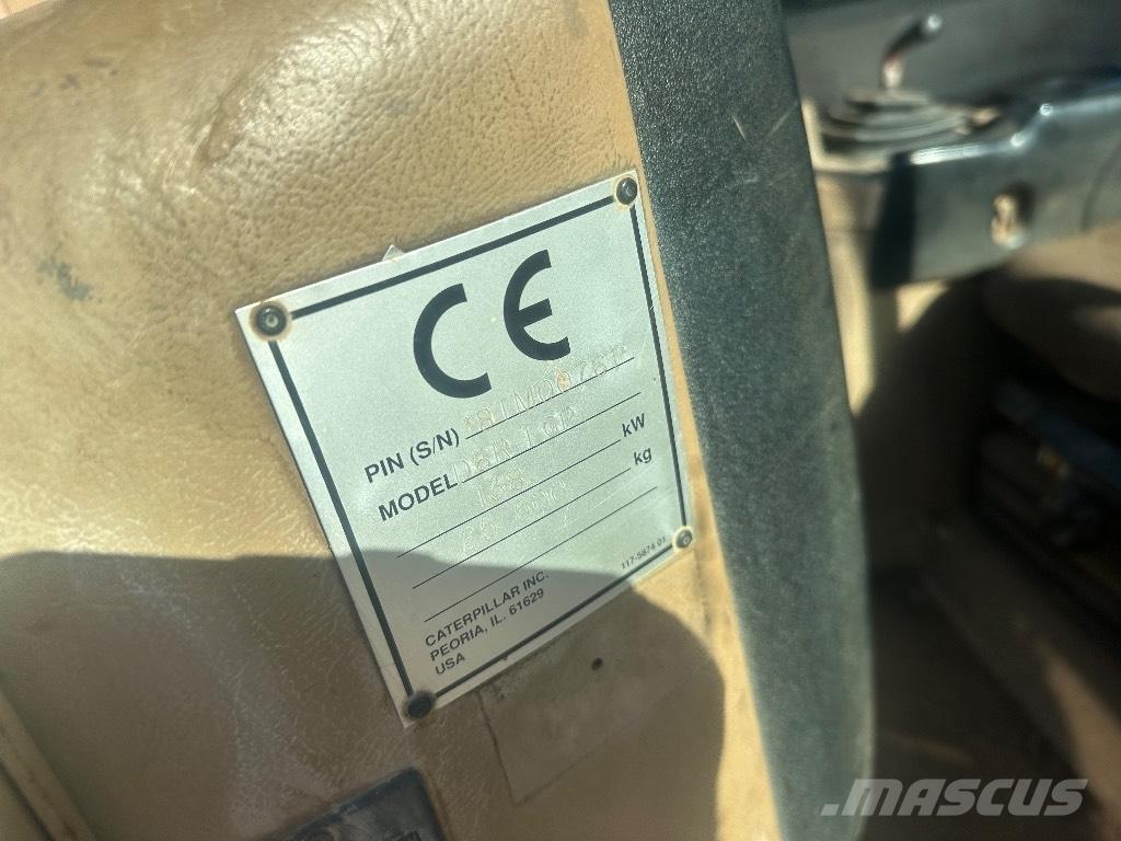 CAT D 6 R LGP بلدوزرات مجنزرة