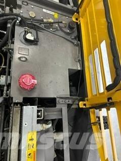 Volvo EW 140 B حفارات بعجل