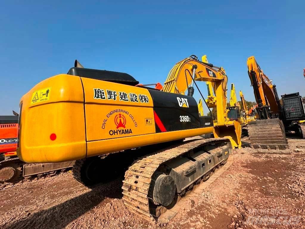 CAT 336 D2 حفارات زحافة